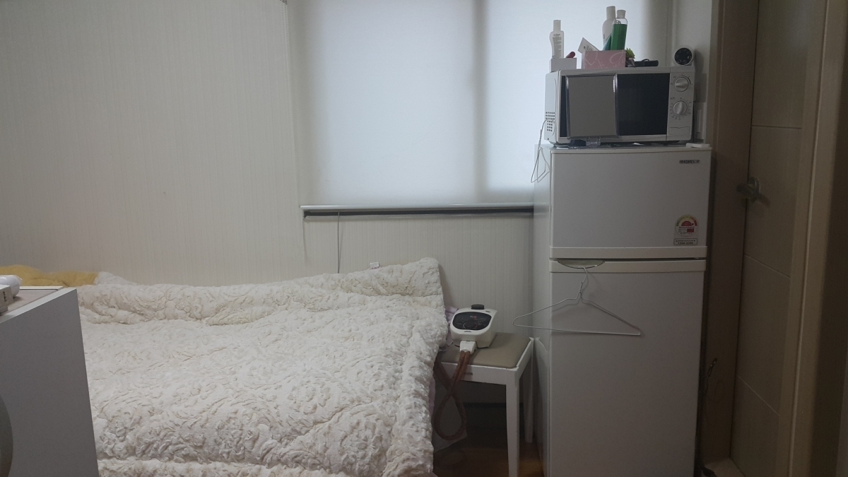 신사동 세로수길 3층 풀옵션 원룸 전세